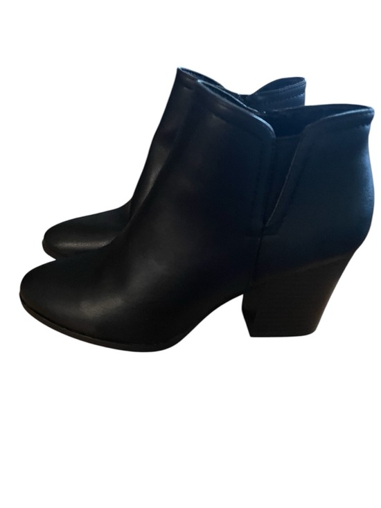 Dahlia Shoes - Classic Leather 8.5 Black Ankle Booties with Stacked Block Heel. Worn once.